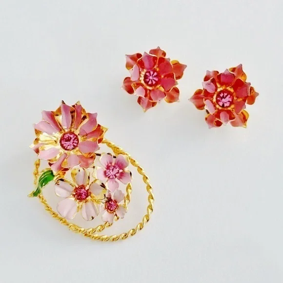 Vintage Brooch & Earring Set Pink Flowers, Rhinestones Gold Tone. - Picture 1 of 12